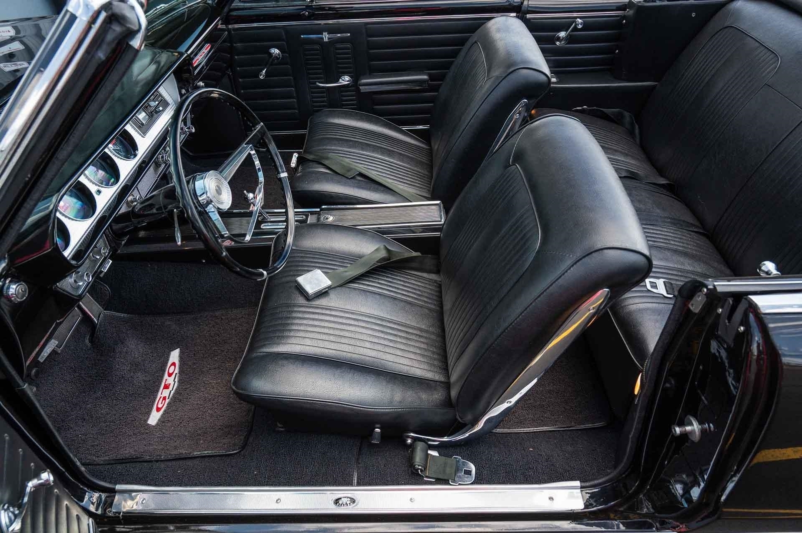 Pontiac-GTO-1964-2-Door-9