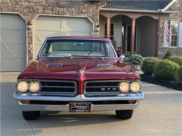 Pontiac-GTO-1964-2-Door-Coupe-1