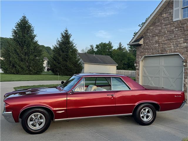 Pontiac-GTO-1964-2-Door-Coupe-22