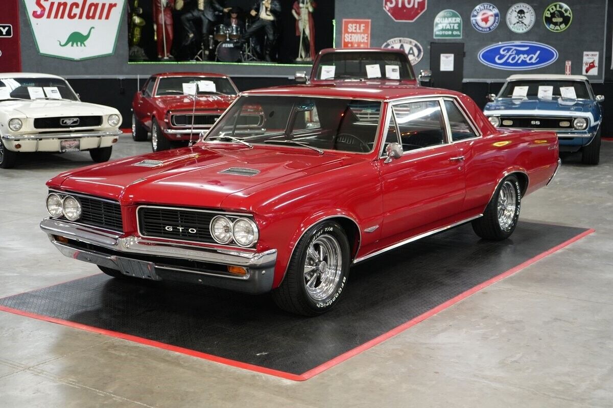 Pontiac-GTO-1964-Coupe-1