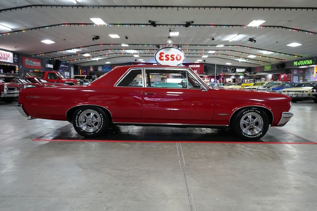 Pontiac-GTO-1964-Coupe-23