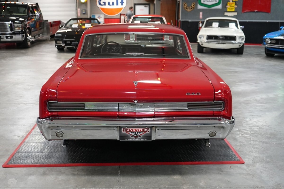 Pontiac-GTO-1964-Coupe-4