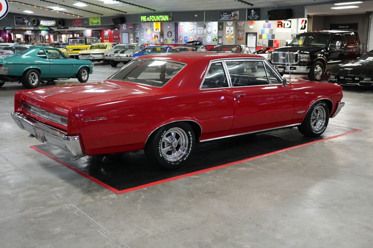 Pontiac-GTO-1964-Coupe-5