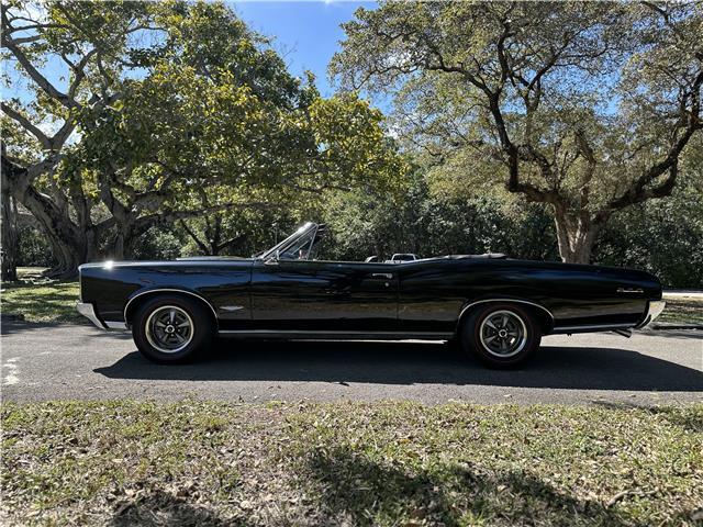 Pontiac-GTO-1966-9