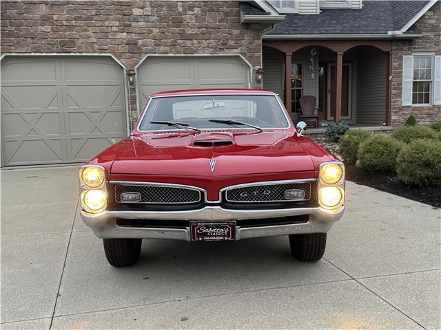Pontiac-GTO-1967-2-Door-Coupe-1