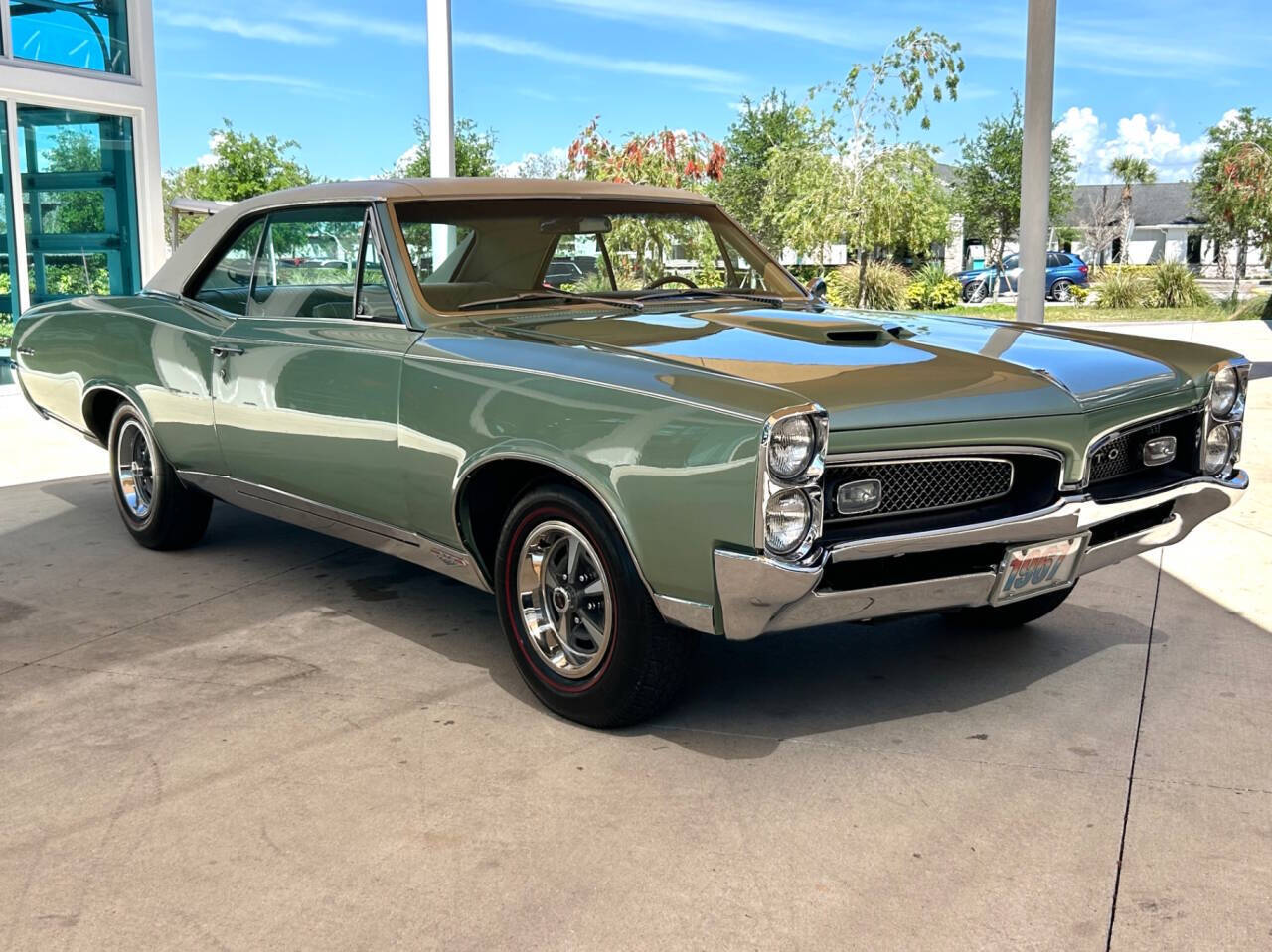 Pontiac-GTO-1967-Convertible-2