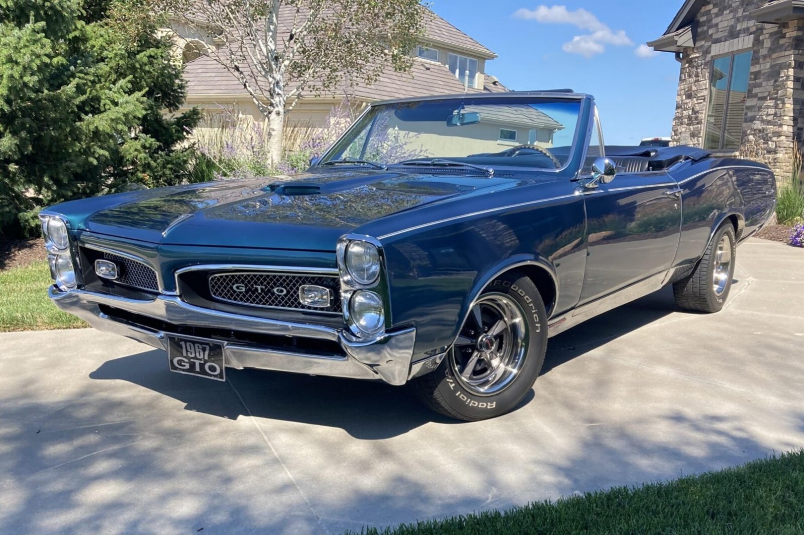 Pontiac-GTO-1967-Convertible