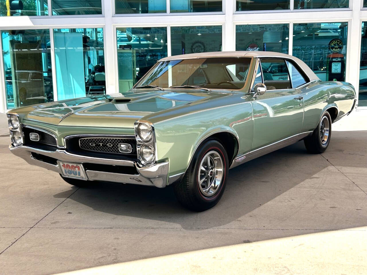 Pontiac-GTO-1967-Convertible-8