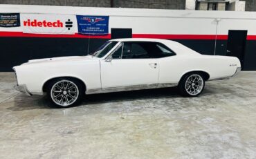 Pontiac-GTO-1967-Coupe-1