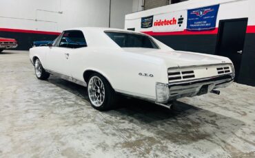 Pontiac-GTO-1967-Coupe-2