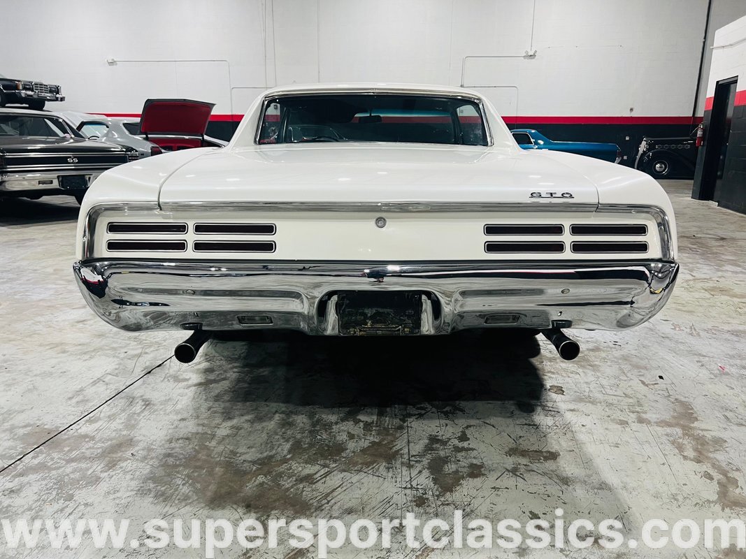 Pontiac-GTO-1967-Coupe-3