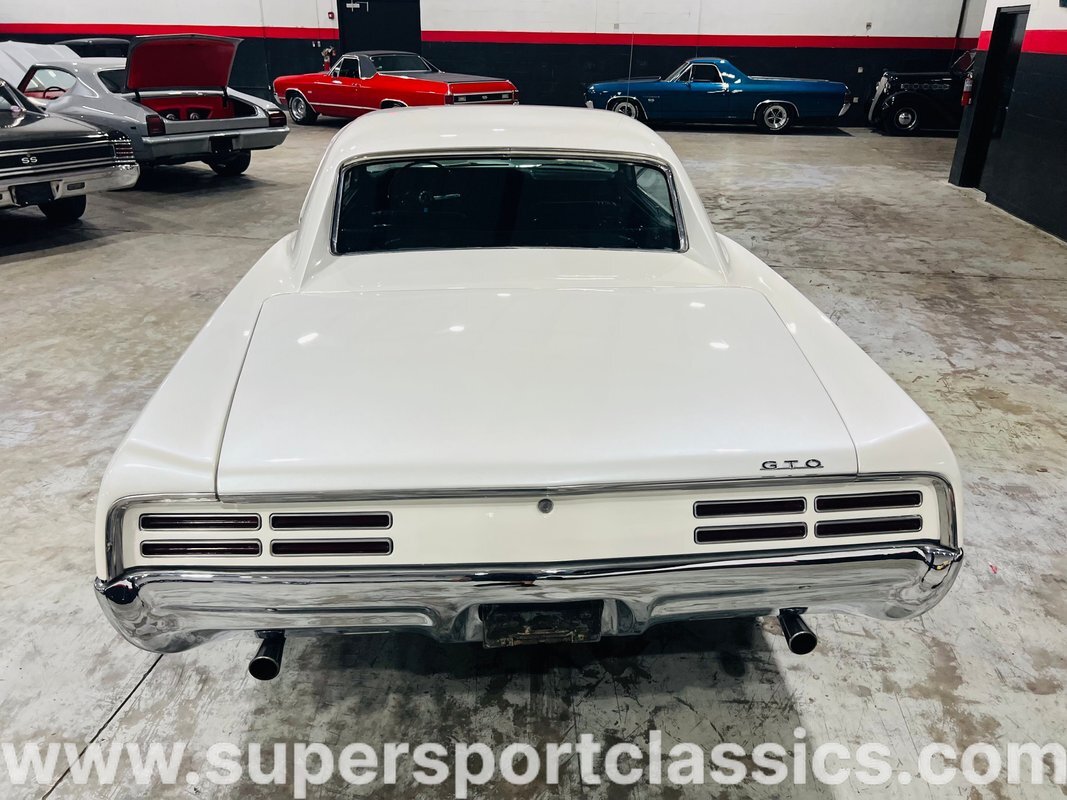Pontiac-GTO-1967-Coupe-4