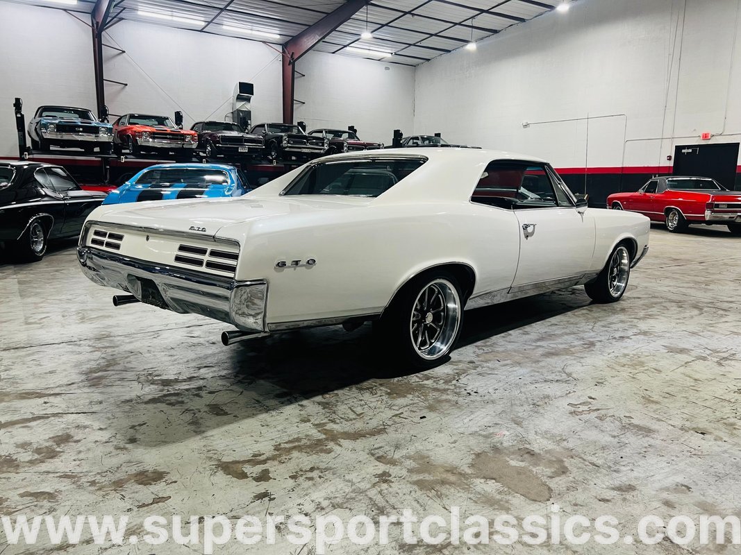 Pontiac-GTO-1967-Coupe-5