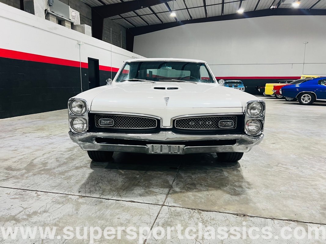 Pontiac-GTO-1967-Coupe-8