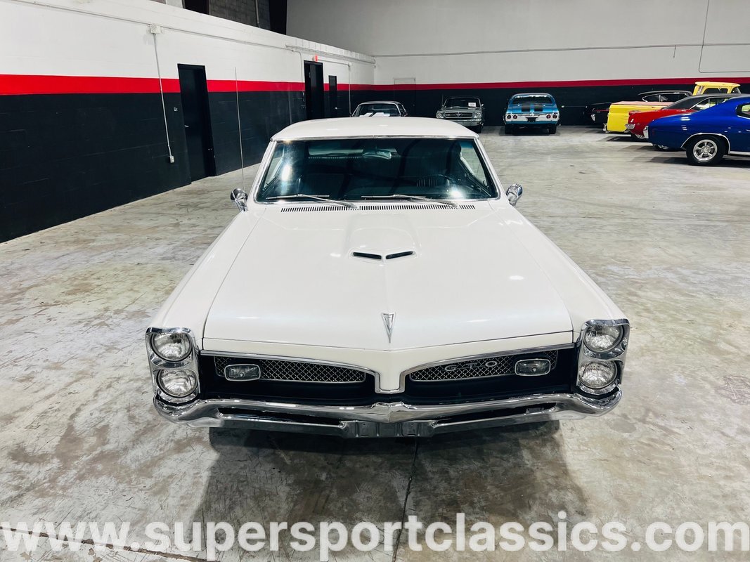Pontiac-GTO-1967-Coupe-9