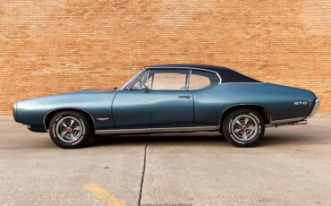 Pontiac-GTO-1968-Coupe-2