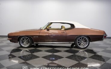 Pontiac-GTO-1971-Coupe-2