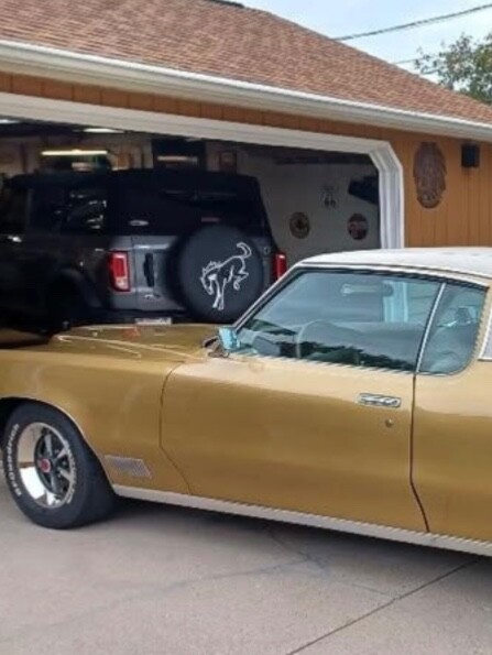 Pontiac-Grand-Prix-1970-Coupe-10