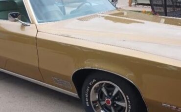 Pontiac-Grand-Prix-1970-Coupe-11