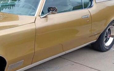Pontiac-Grand-Prix-1970-Coupe-9