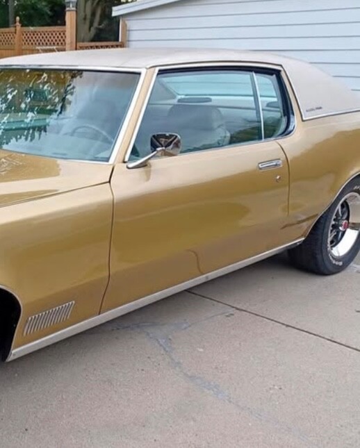 Pontiac-Grand-Prix-1970-Coupe-9