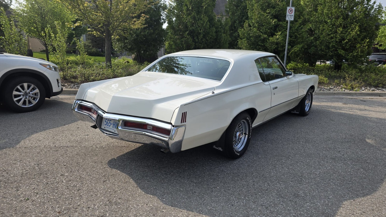 Pontiac-Grand-Prix-1972-Coupe-3