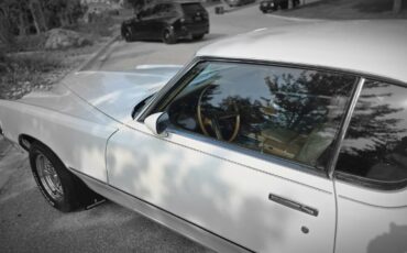 Pontiac-Grand-Prix-1972-Coupe-7