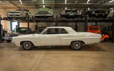 Pontiac-Grand-Prix-Tri-Power-389-V8-5-spd-1964-2-Door-Hardtop-5