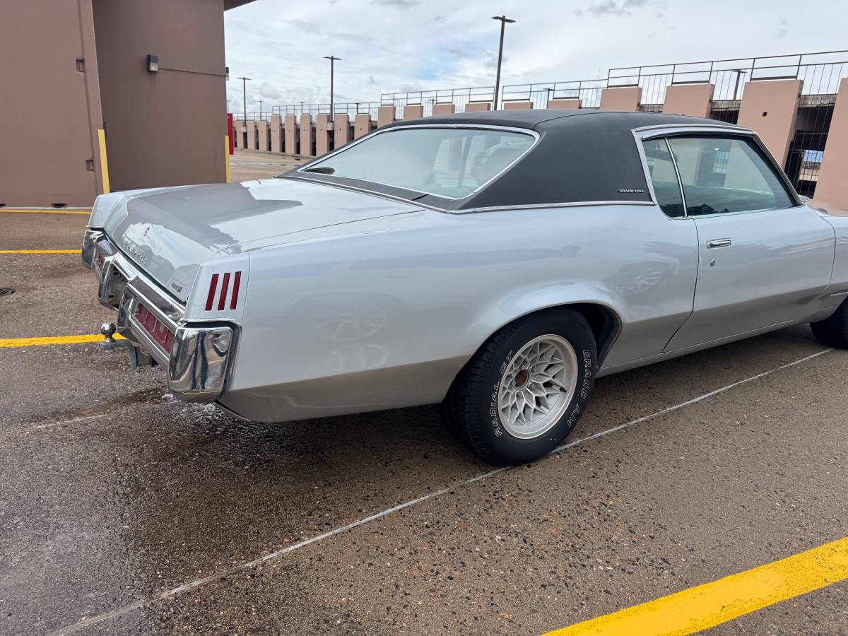 Pontiac-Grand-prix-1970-silver-1