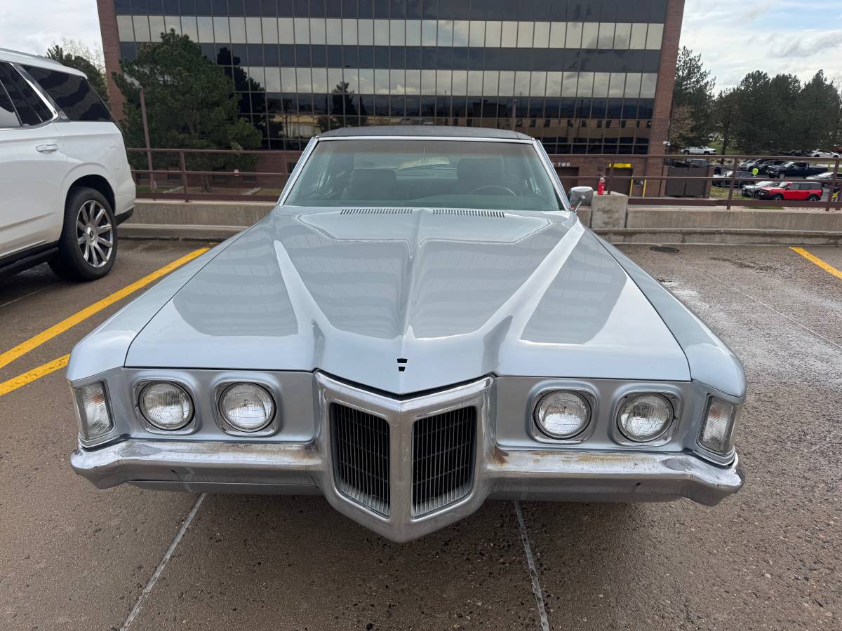 Pontiac Grand prix  1970 silver
