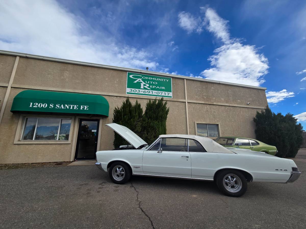 Pontiac-Gto-convertible-1965-white-18