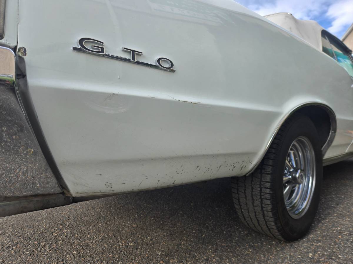 Pontiac-Gto-convertible-1965-white-9