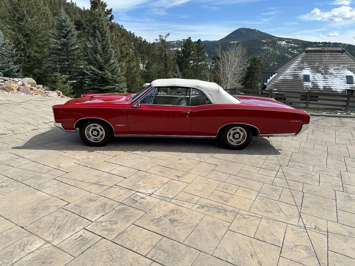 Pontiac-Gto-convertible-1966-red-1
