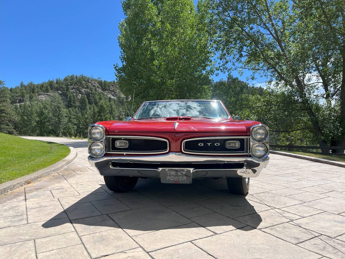 Pontiac-Gto-convertible-1966-red-2