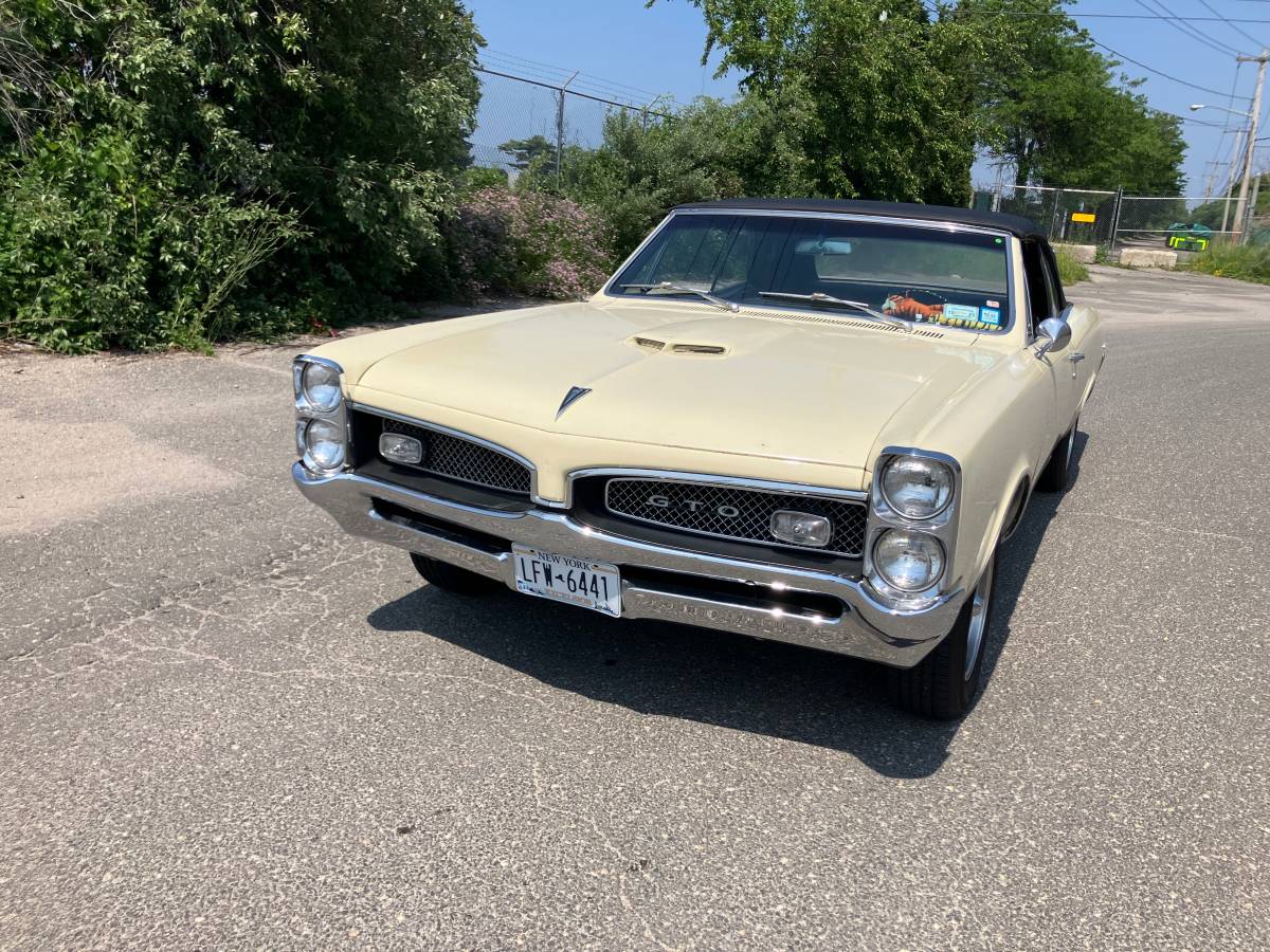 Pontiac-Gto-convertible-1967-1