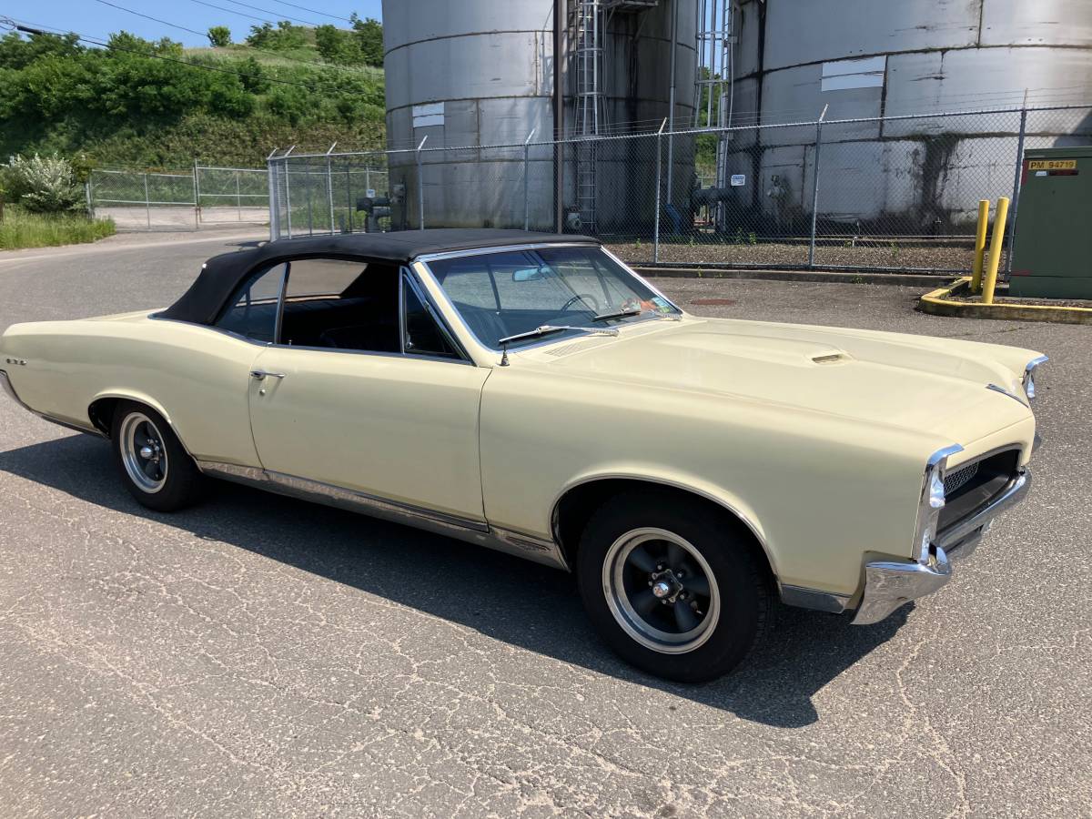 Pontiac-Gto-convertible-1967-3