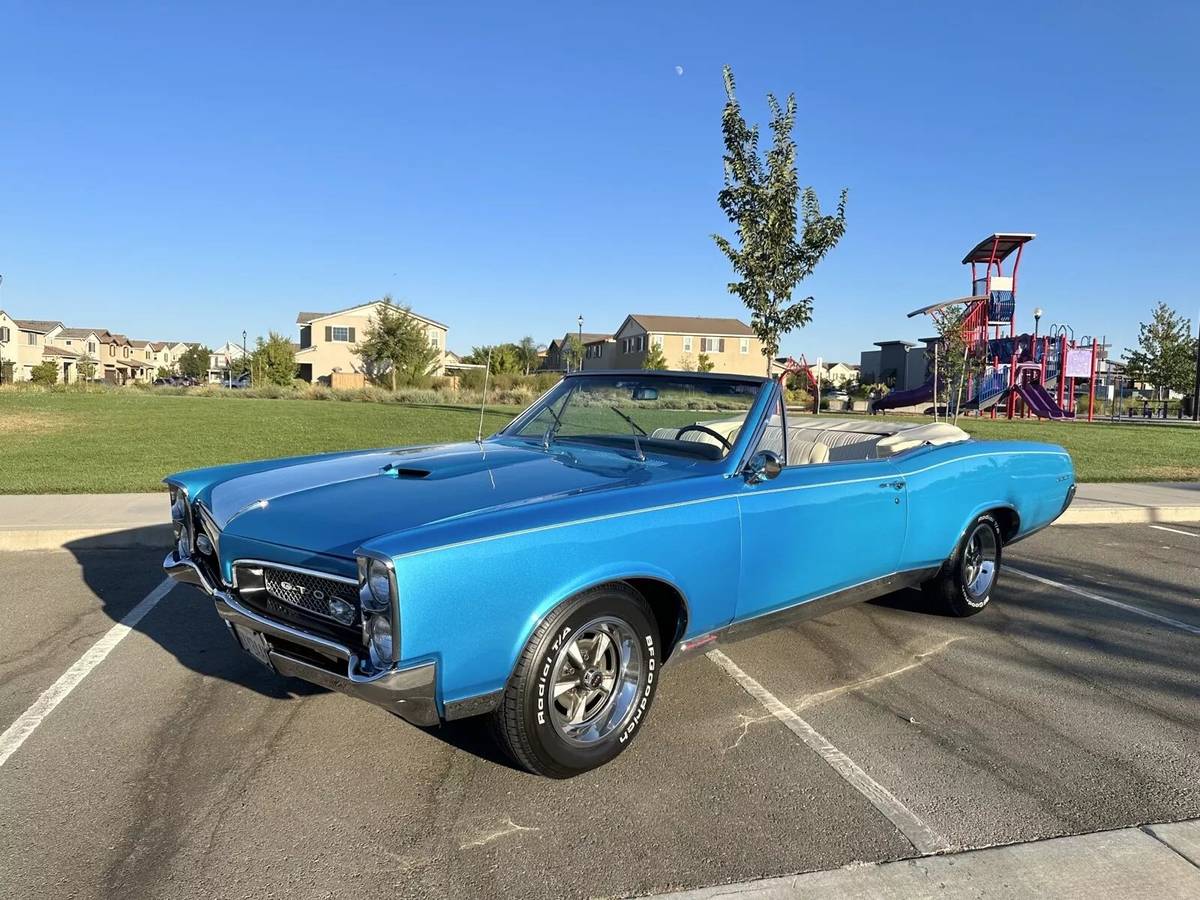 Pontiac Gto convertible (tribute)  1967 blue