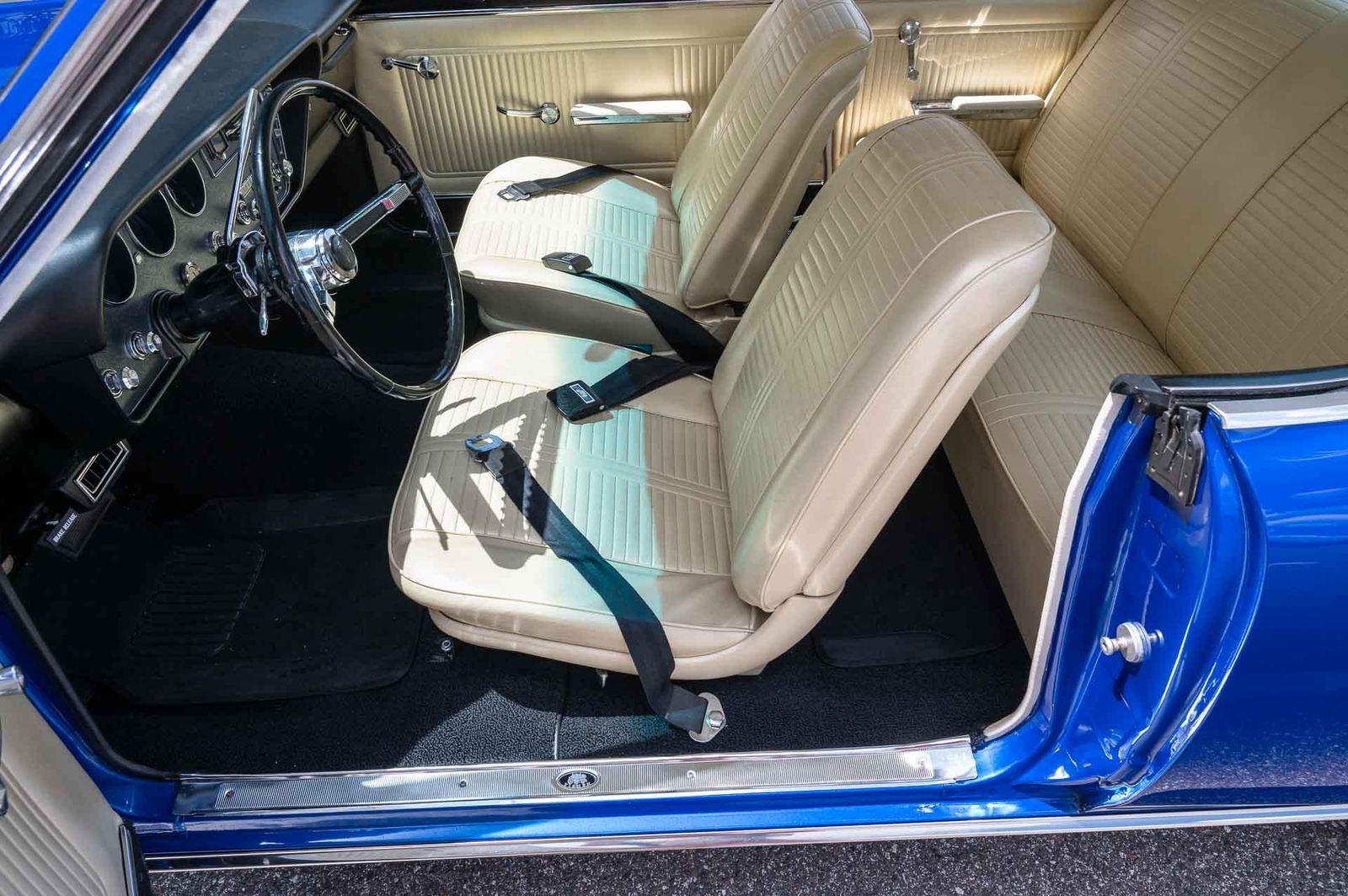 Pontiac-Le-Mans-1966-2-Door-11