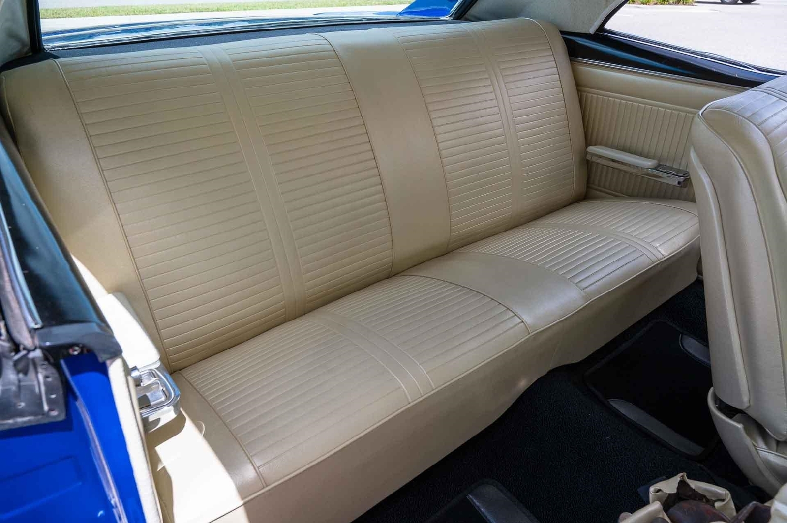 Pontiac-Le-Mans-1966-2-Door-13