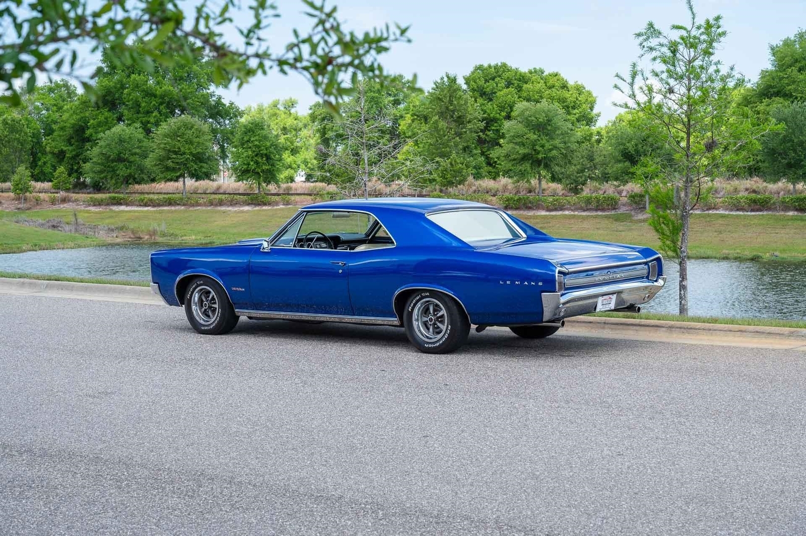 Pontiac-Le-Mans-1966-2-Door-19