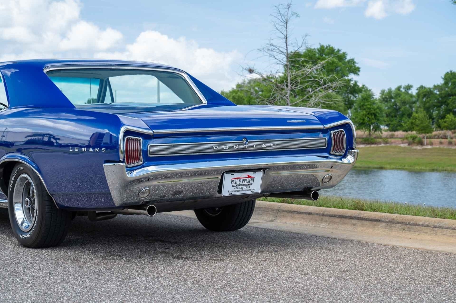 Pontiac-Le-Mans-1966-2-Door-21