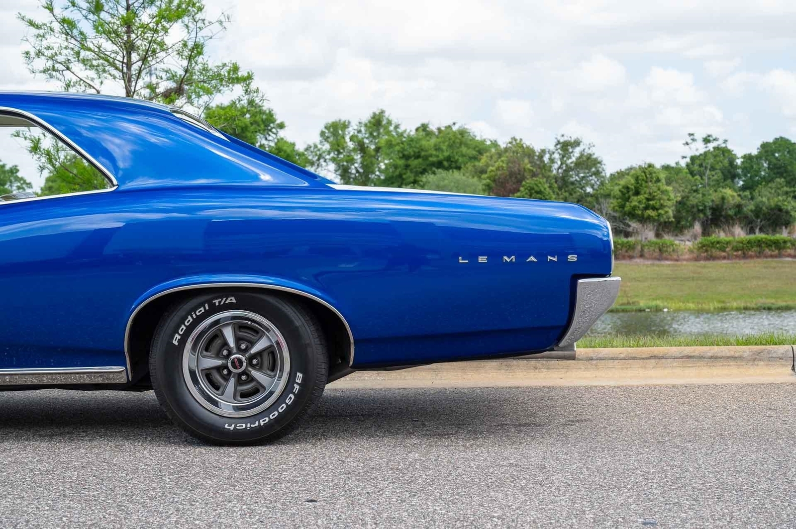 Pontiac-Le-Mans-1966-2-Door-22