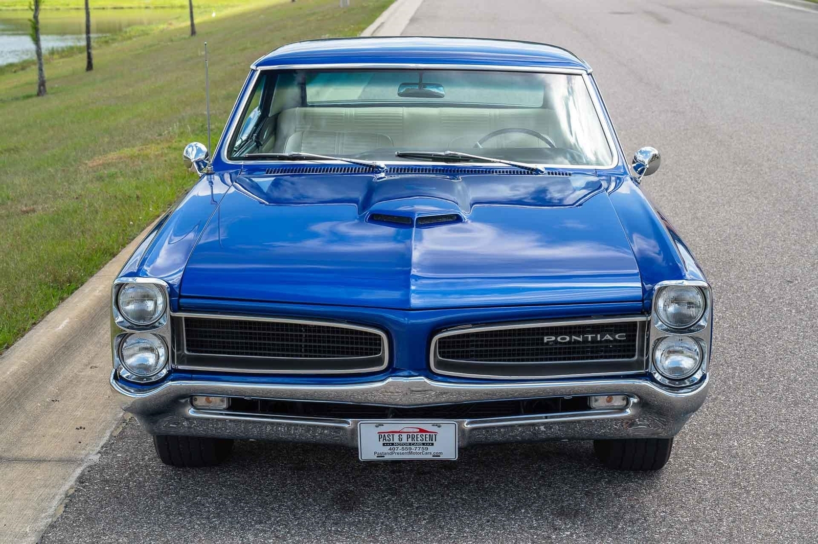Pontiac-Le-Mans-1966-2-Door-27