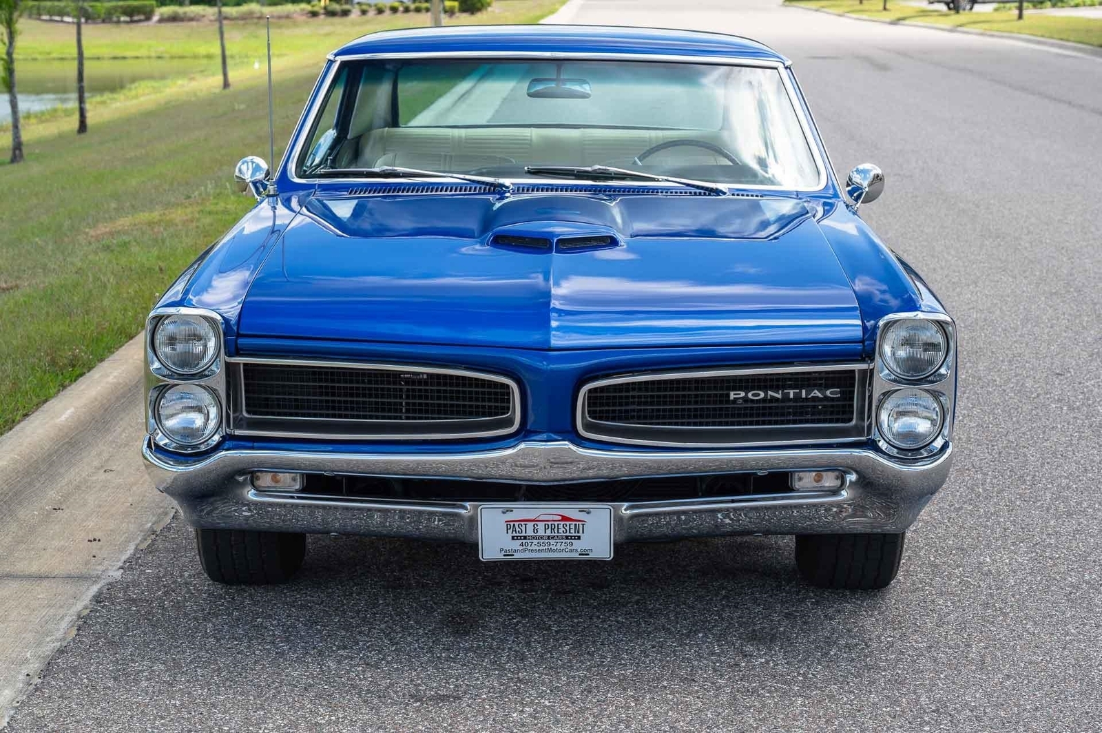 Pontiac-Le-Mans-1966-2-Door-28