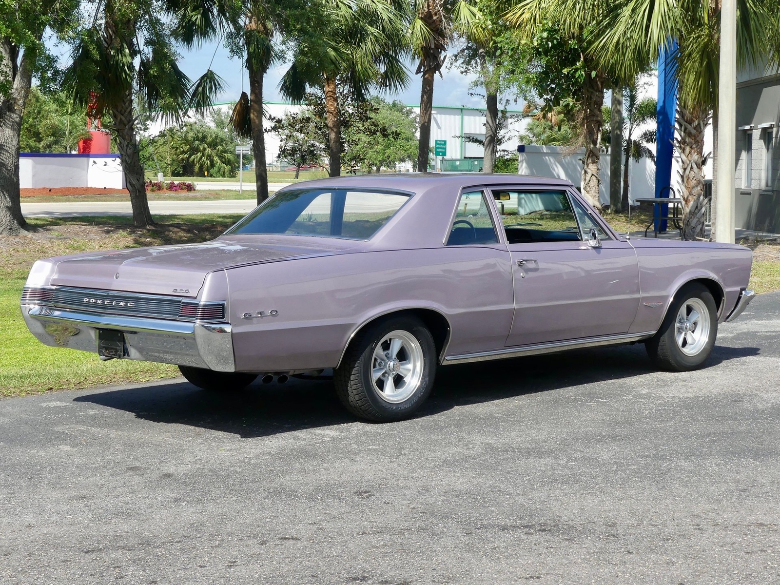 Pontiac-LeMans-1965-Coupe-17
