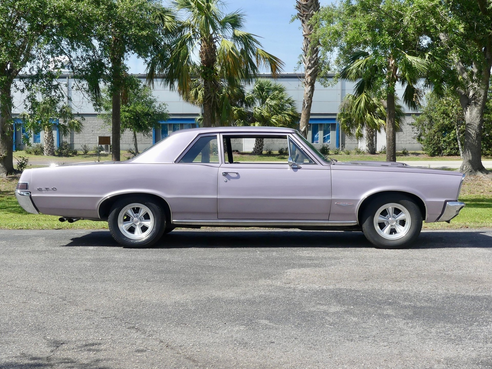 Pontiac-LeMans-1965-Coupe-2