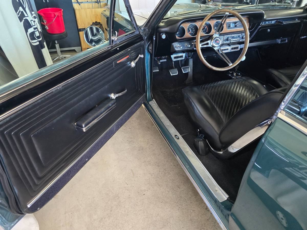 Pontiac-Lemansgto-1965-12