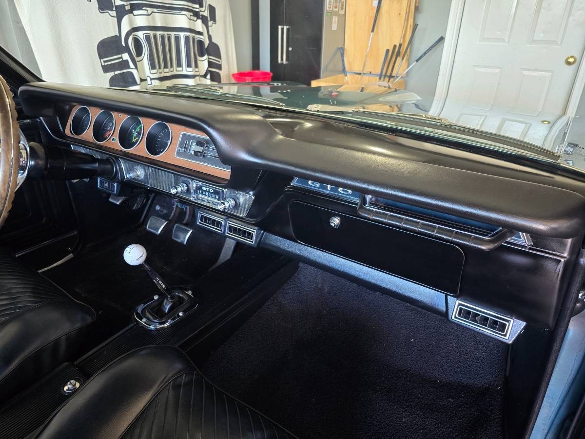 Pontiac-Lemansgto-tribute-1965-13
