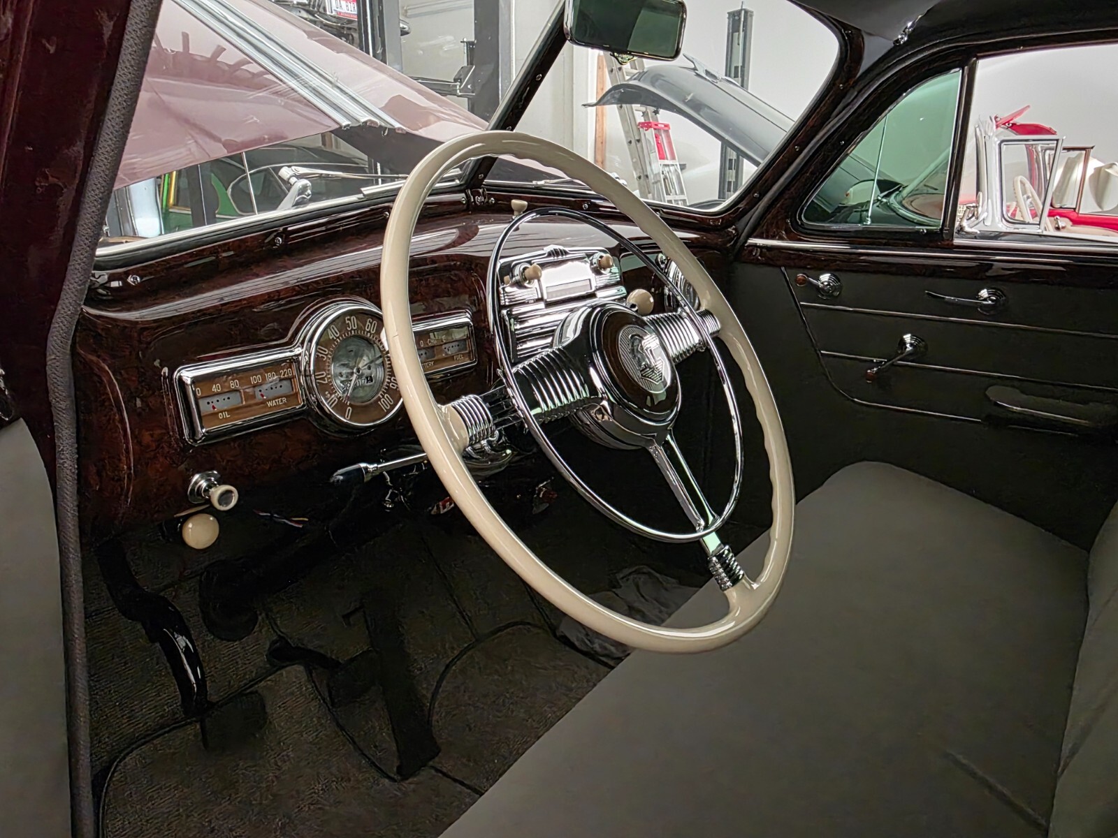 Pontiac-Silver-Streak-1948-Sedan-15