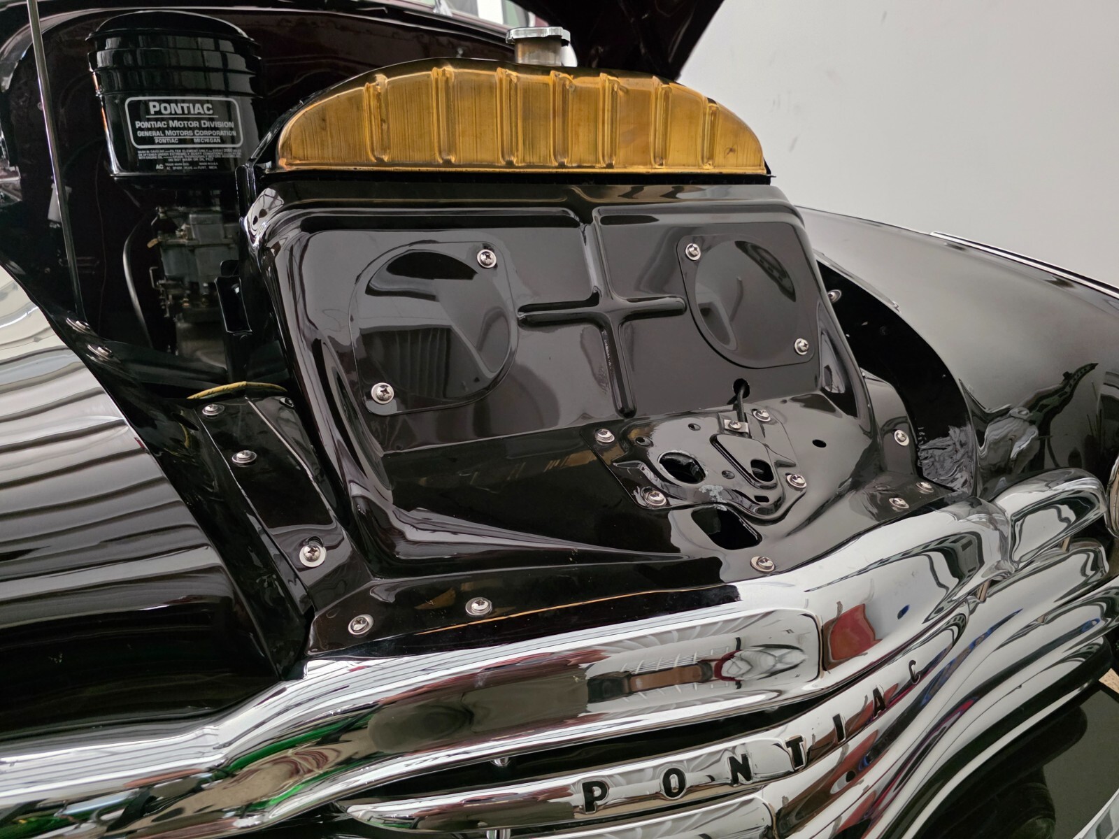 Pontiac-Silver-Streak-1948-Sedan-32